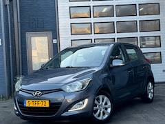 Hyundai i20 - 1.2i i-Deal | Airco | Navi | LMV | 41000 KM N.A.P