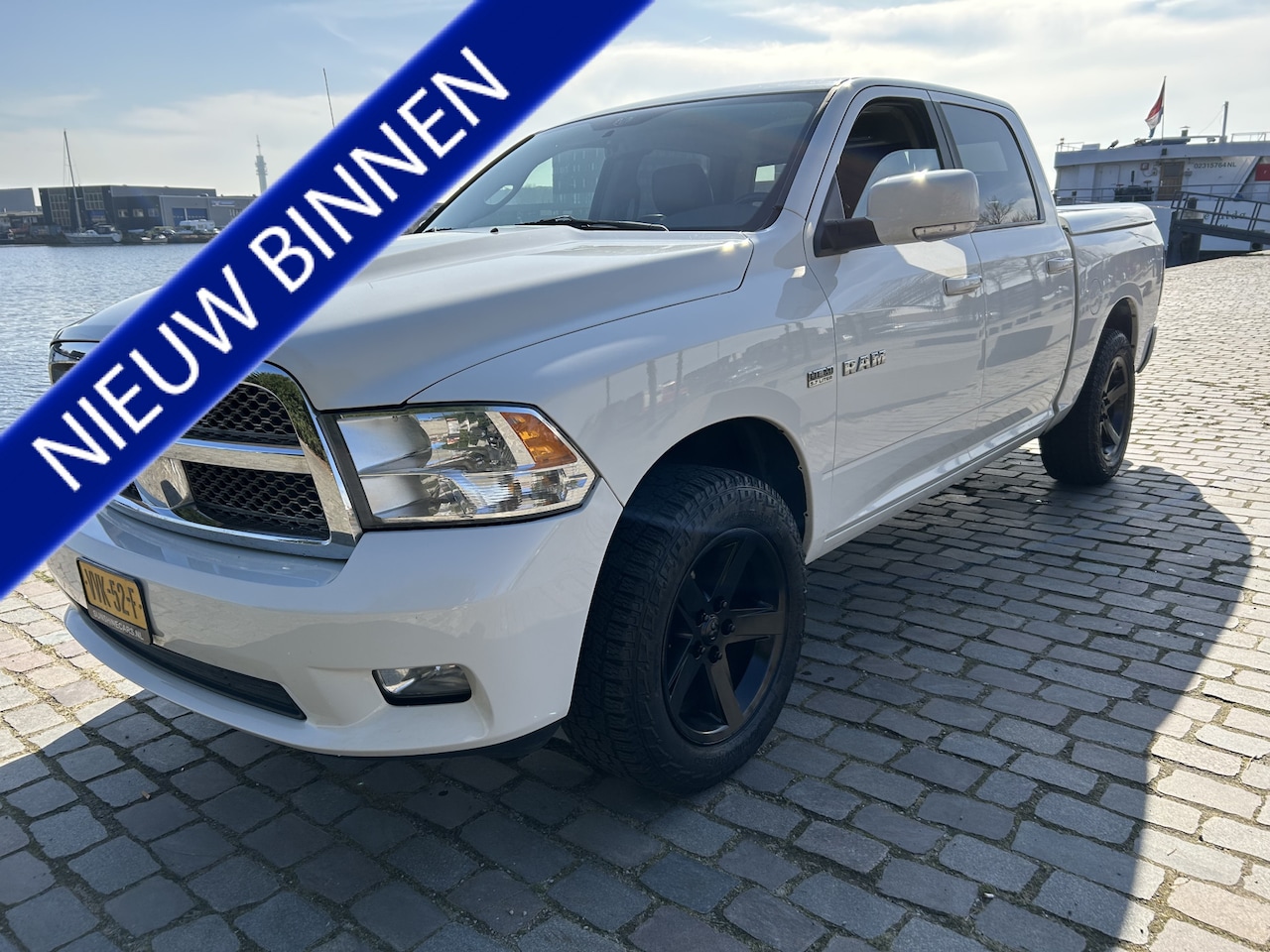 Dodge Ram 1500 - SPORT 5.7 Hemi v8 crew-cab young timer - AutoWereld.nl