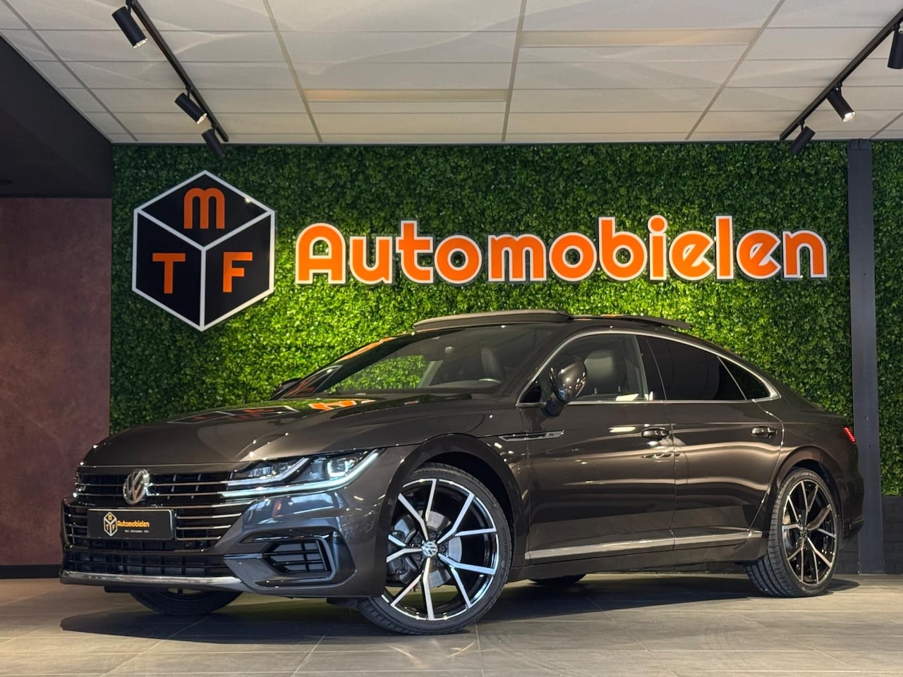 Volkswagen Arteon - 2.0 TSI Business R |PANO|VIRTUAL|TREKHAAK|DYNAUDIO|SFEERV.|MASSAGE - AutoWereld.nl