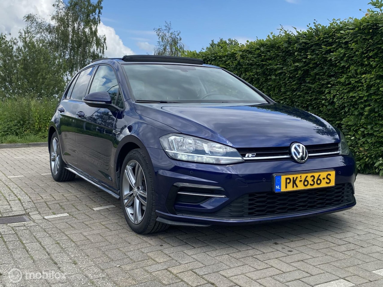 Volkswagen Golf - 1.5 TSI R-Line /VirtualDash/Panorama/Keyless - AutoWereld.nl