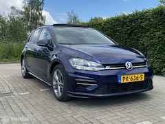 Volkswagen Golf - 1.5 TSI R-Line /VirtualDash/Panorama/Keyless