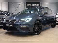 Seat Leon - 1.5 TSI FR DSG * Pano - Trekhaak - 18" - App - LED - Navi - 1e Eig