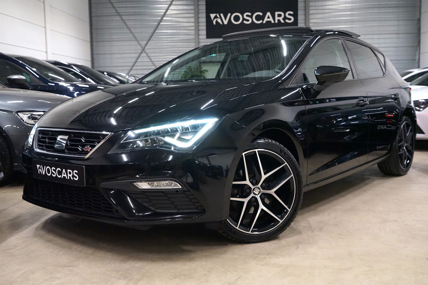 Seat Leon - 1.5 TSI FR * Pano - Virtual - App - LED - 18" - Navi - 1e Eig * - AutoWereld.nl