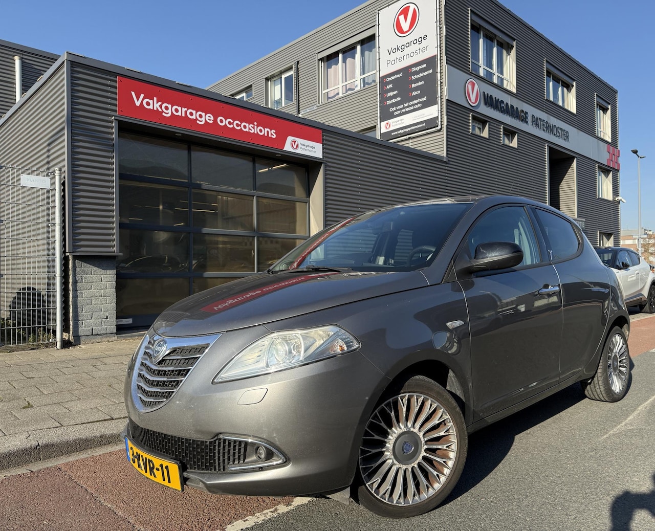 Lancia Y(psilon) - Ypsilon 0.9 TwinAir Platinum PDC / Climate - AutoWereld.nl