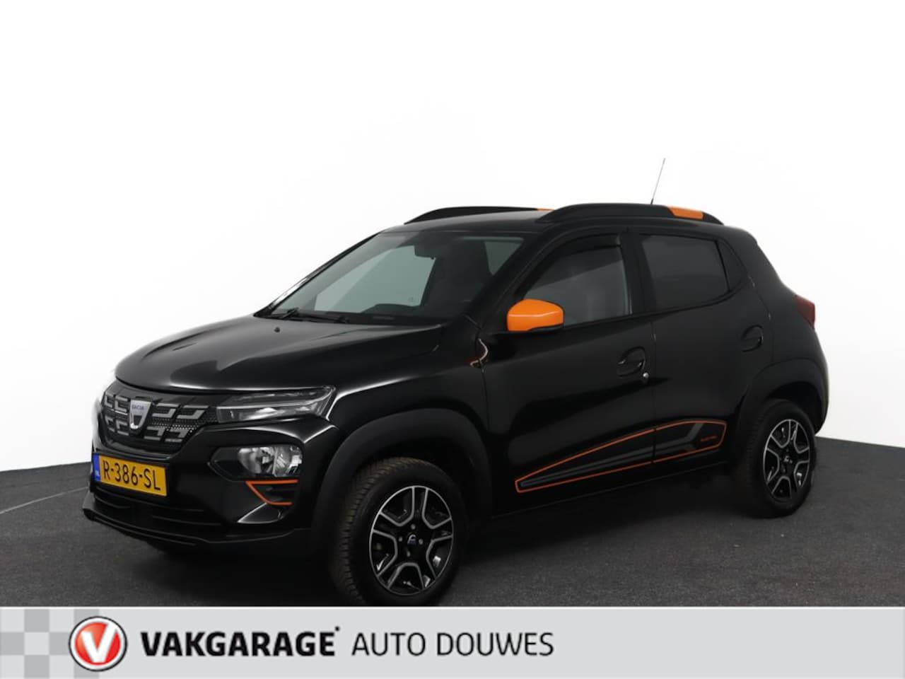 Dacia Spring - Essential 27 kWh |NAP |1e eigenaar |Leder |5drs. |Airco - AutoWereld.nl