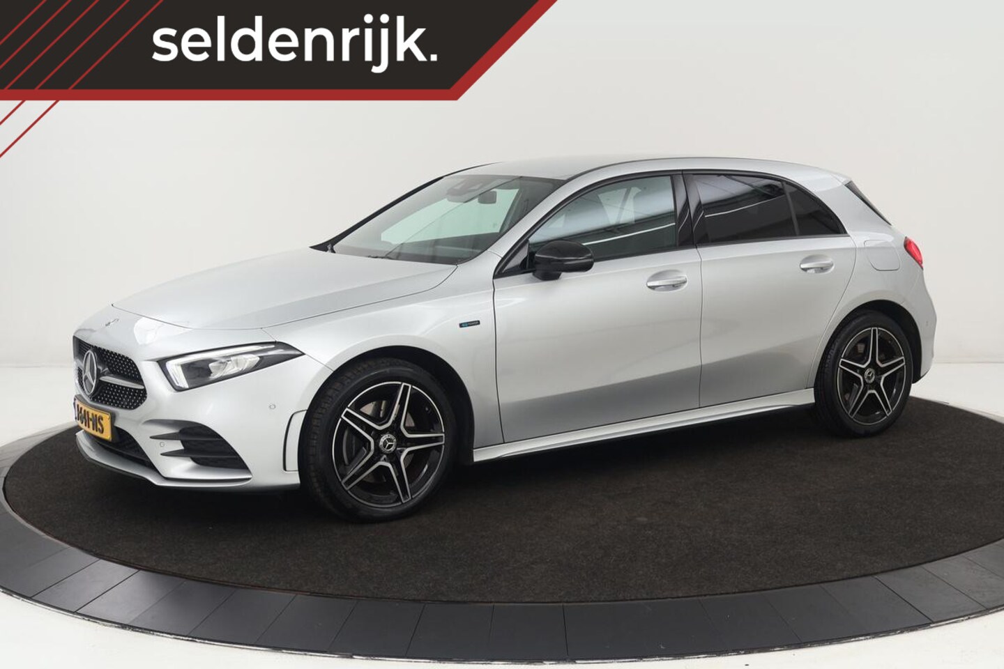 Mercedes-Benz A-klasse - 250e AMG Night | Stoelverwarming | Carplay | Widescreen | Sfeerverlichting | Camera | Lede - AutoWereld.nl