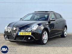 Alfa Romeo Giulietta - 1.4 T Exclusive I Automaat I Schuif-Kanteldak I Navigatie I Lederen Bekleding