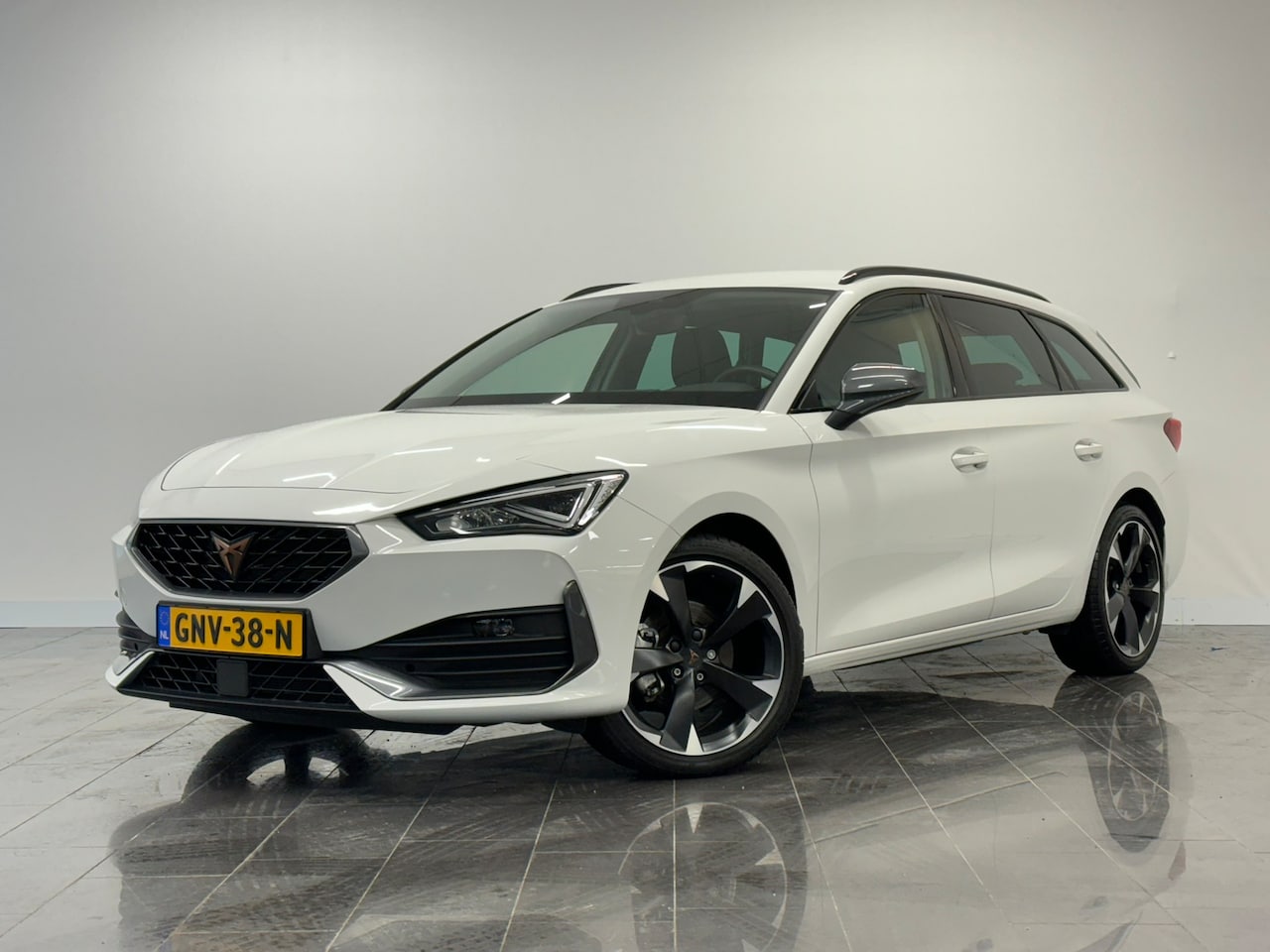 CUPRA Leon Sportstourer - 1.5 eTSI Business Edition | Apple Carplay/Android Auto|telefoonintegratie premium | LED ac - AutoWereld.nl