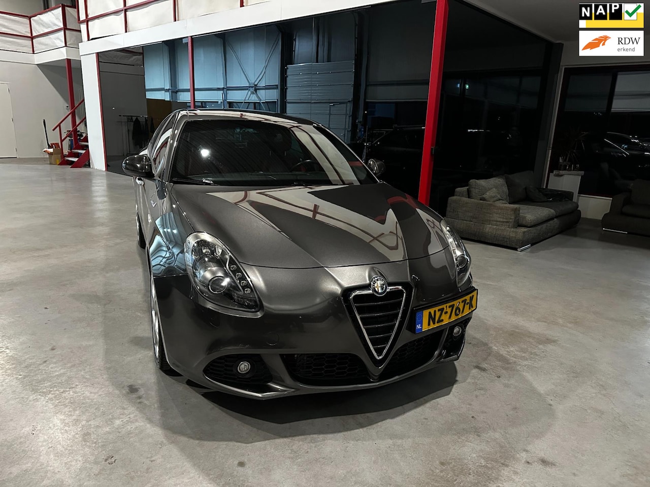 Alfa Romeo Giulietta - 2.0 JTDm Distinctive / Navi / Cruise / 170 PK / 5-DR / Sportiva / JTD Performance / - AutoWereld.nl