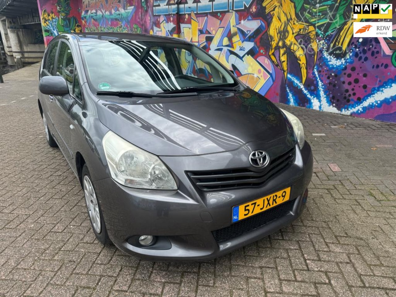 Toyota Verso - 1.8 VVT-i Aspiration navigatie airco super goed rijdende auto oersterke motor l - AutoWereld.nl