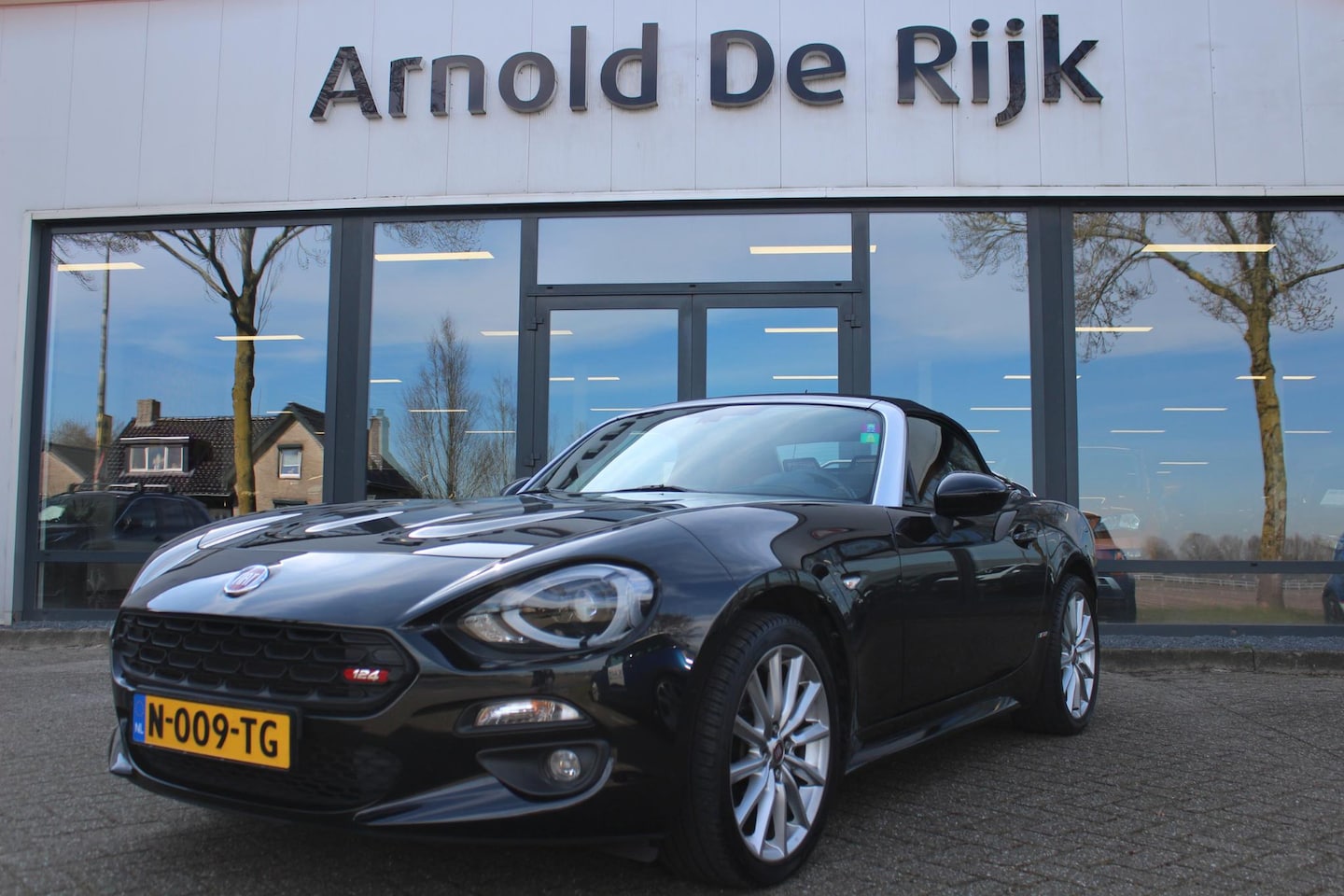 Fiat 124 Spider - 1.4 MultiAir Turbo Lusso 1.4 MultiAir Turbo Lusso - AutoWereld.nl