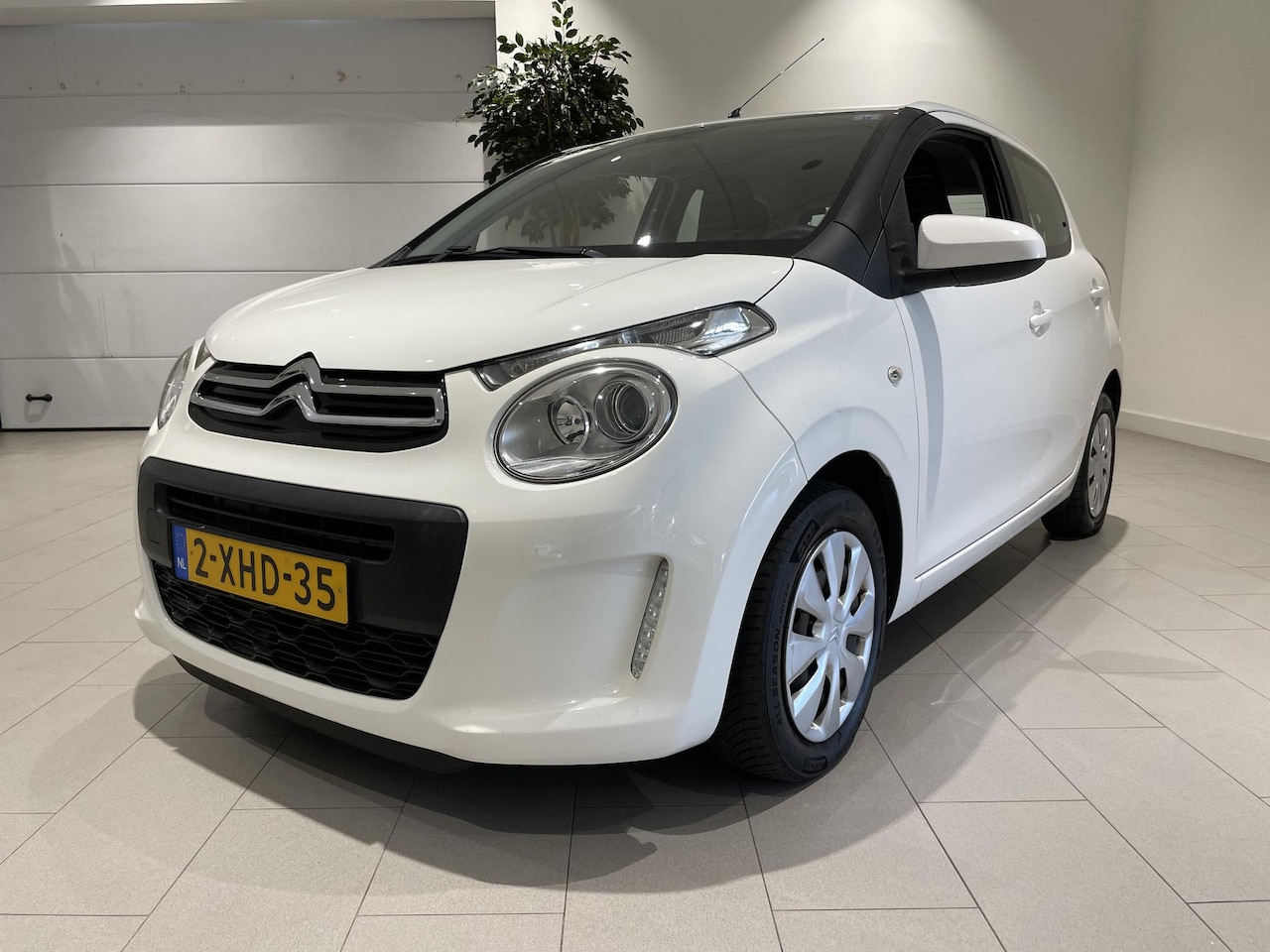 Citroën C1 - 1.2 PureTech Shine 82 PK | Airco | Bluetooth | Telefoonvoorbereiding | Elektrische Ramen | - AutoWereld.nl