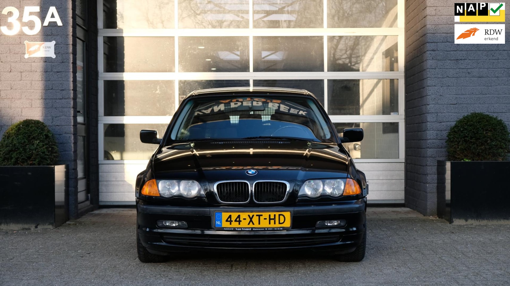 BMW 3-serie Touring - 320i 170PK Automaat Cruise Airco Trekhaak - AutoWereld.nl