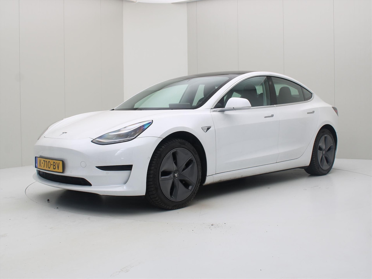 Tesla Model 3 - Standard RWD Plus [ TREKHAAK+AUTOPILOT+PREMIUM AUDIO ] - AutoWereld.nl