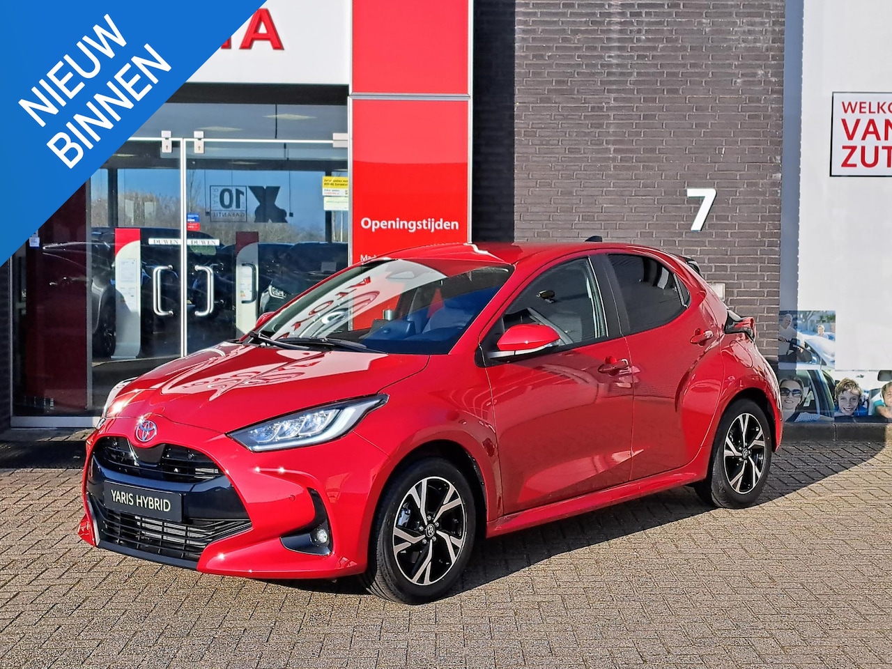 Toyota Yaris - 1.5 Hybrid 115 Dynamic Comfort Pack DODE HOEK DETECTIE PARKEERSENSOREN - AutoWereld.nl