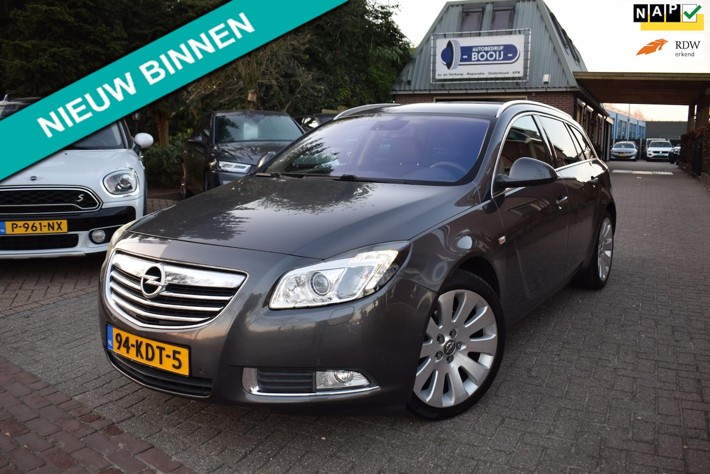 Opel Insignia Sports Tourer - 2.0 T Executive AUTOM/AIRCO-ECC/NAVI/CRUISE/TREKH/NL-AUTO/XENON/BLUETOOTH/PDC V+A/LMW 19"/ - AutoWereld.nl