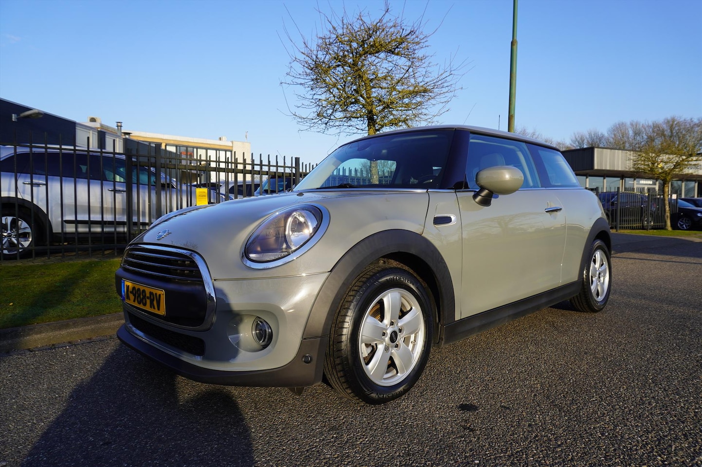 MINI One - Mini 3-Deurs (f56) 1.5 102pk Airco Navi Cruise Multi Media - AutoWereld.nl