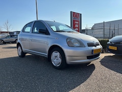 Toyota Yaris - 1.3-16V VVT-i Luna | Net nieuwe APK | Centrale deurvergrendeling | CD speler | Radio