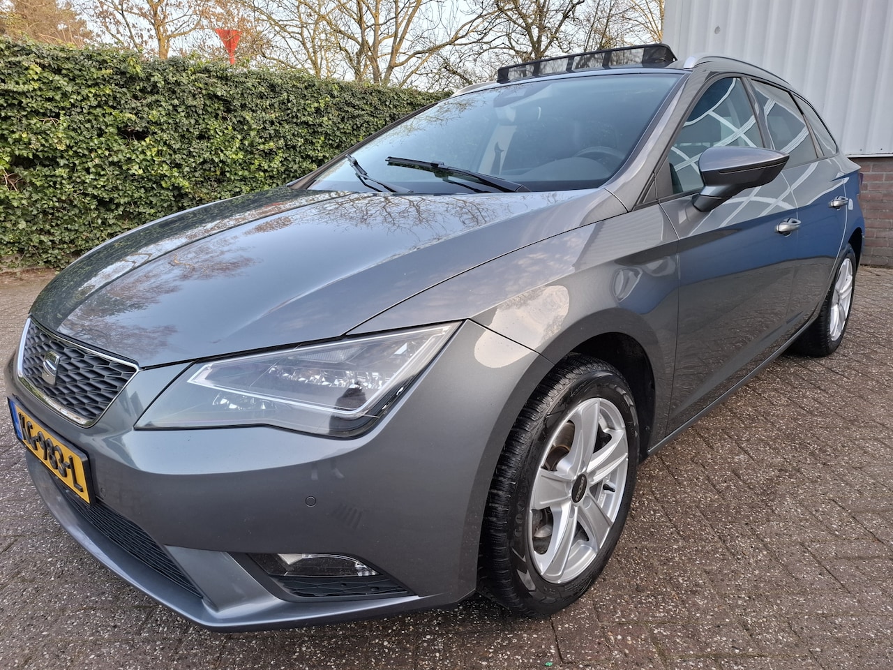 Seat Leon ST - 1.6 TDI Style Connect PANODAK/LED/CLIMAT/CRUISE/NAVI 110PK - AutoWereld.nl