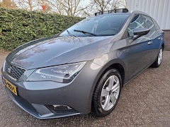 Seat Leon ST - 1.6 TDI Style Connect PANODAK/LED/CLIMAT/CRUISE/NAVI 110PK