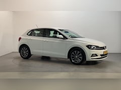 Volkswagen Polo - 1.0 TSI Comfortline Business Parkeersensoren Navigatie DAB+ Climate Control