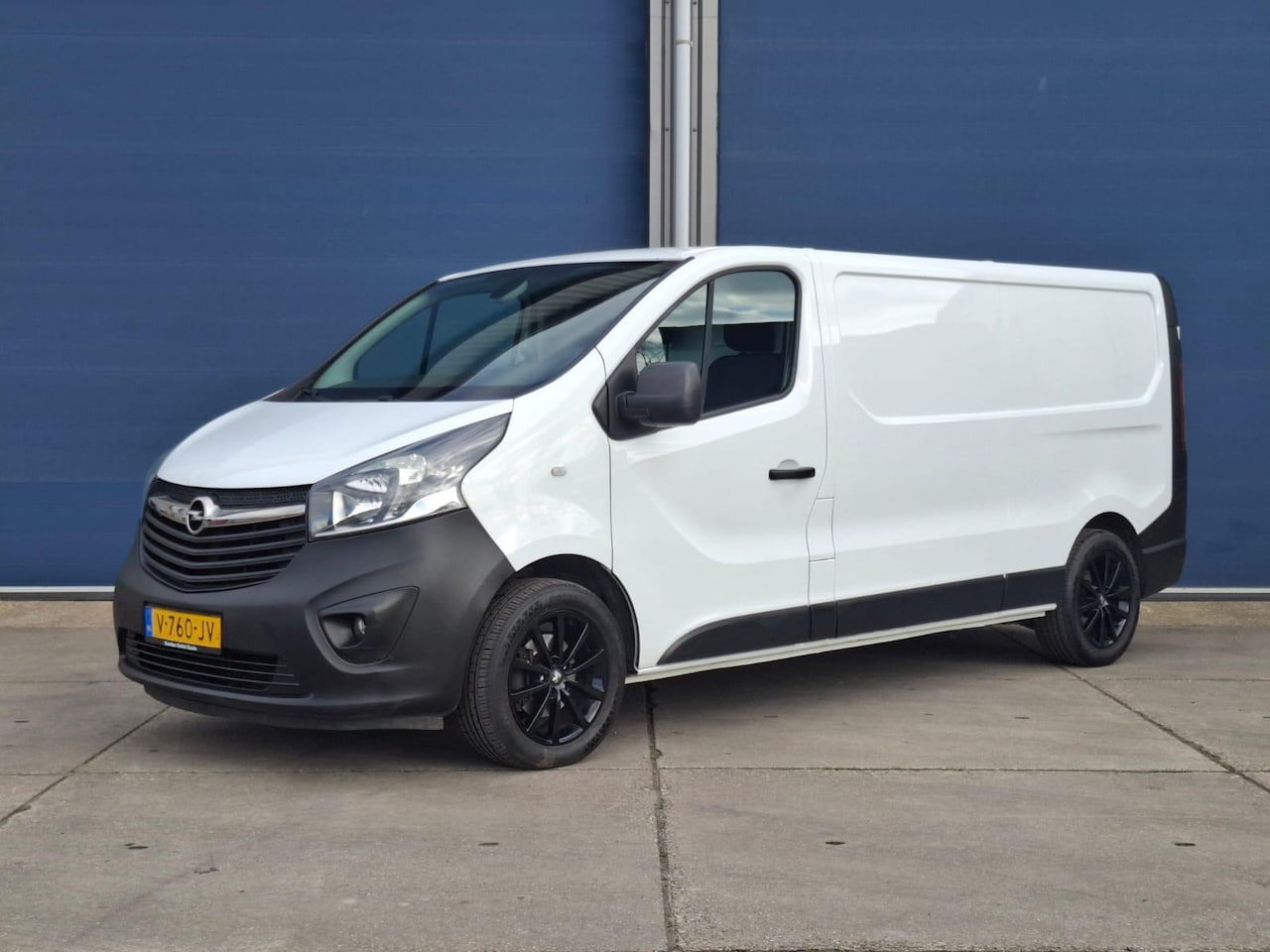 Opel Vivaro - 1.6 CDTI L2H1 Sport EcoFlex AIRCO / CRUISE CONTROLE / NAVI / CAMERA / KASTEN INRICHTING - AutoWereld.nl