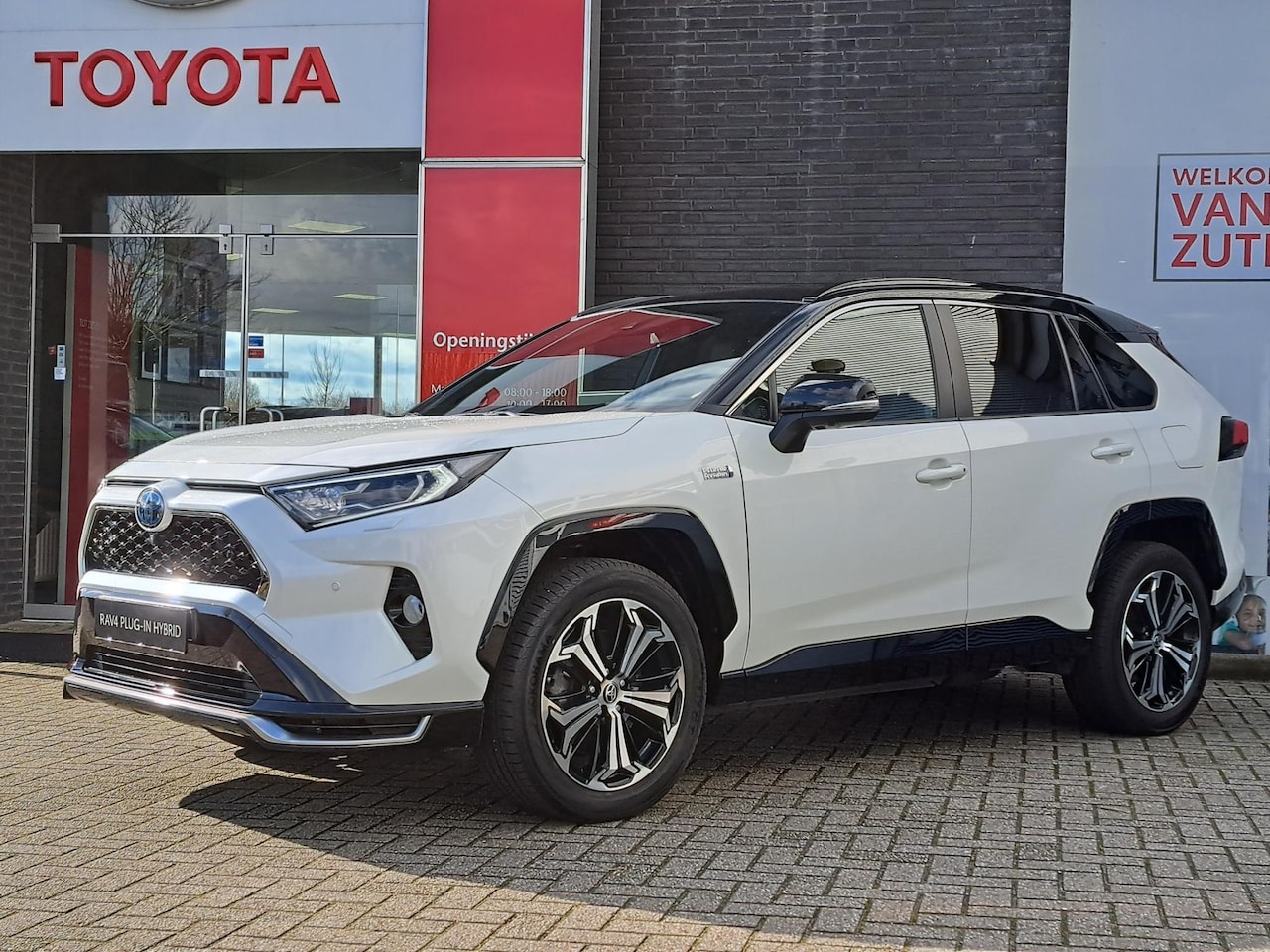 Toyota RAV4 - 2.5 PLUG-IN HYBRID AWD BI-TONE PLUS BLIND SPOT STUURVERWARMING CAMERA - AutoWereld.nl