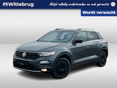 Volkswagen T-Roc - 1.5 TSI 150pk Sport / Black Style / 18 Inch / Elect. Achterklep / Adaptive cruise / Stoelv