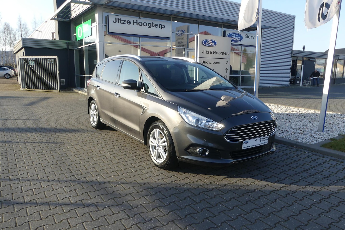 Ford S-Max - 1.5 Titanium 7p. 7 PERSOONS,NAVI,CRUISE,TREKHAAK,NIEUWE MOTOR,WINTERPAKKET,CAMERA. - AutoWereld.nl