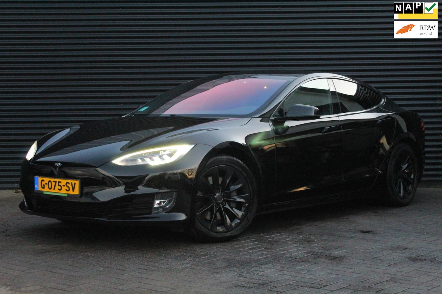 Tesla Model S - 75D Night edition | Luchtvering | Auto pilot | Leder | Pano | - AutoWereld.nl