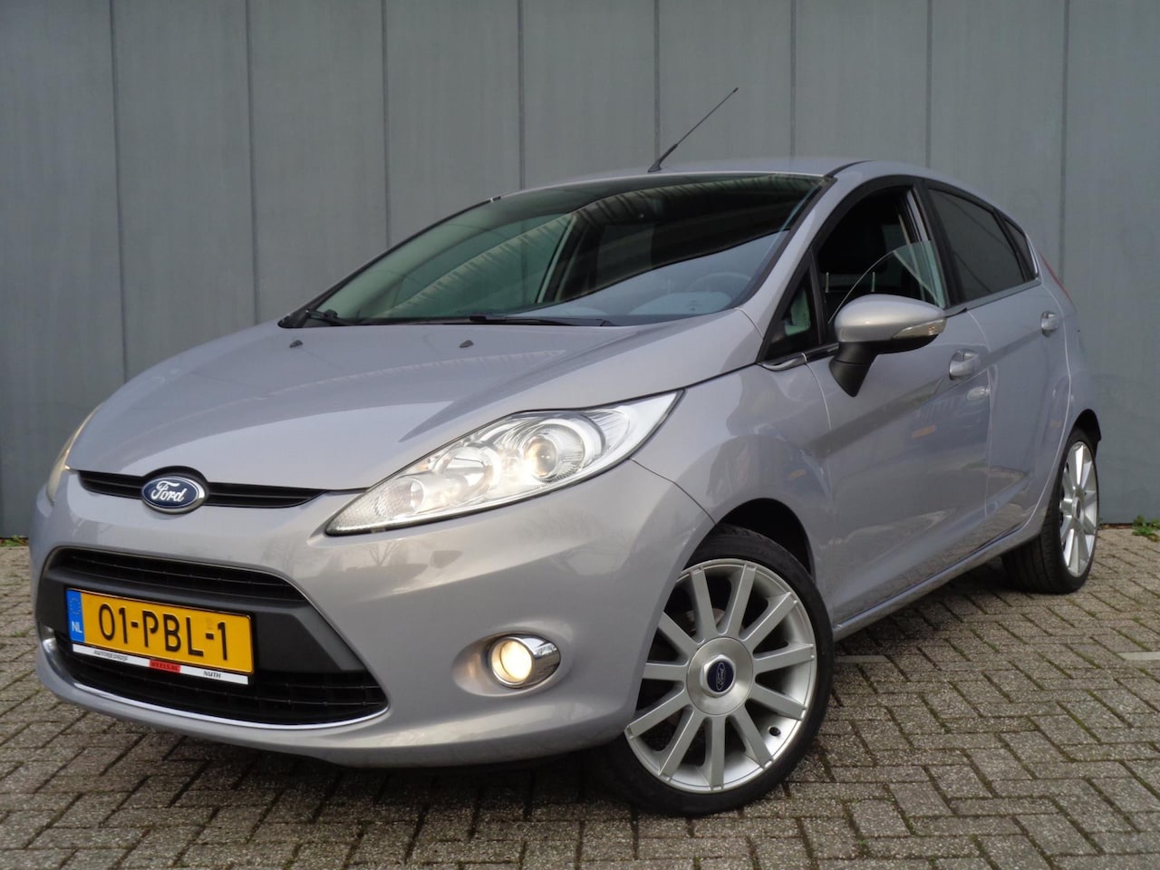 Ford Fiesta - 1.6i 16V Titanium Mooi&Speciaal,2eig,Onderhoud - AutoWereld.nl