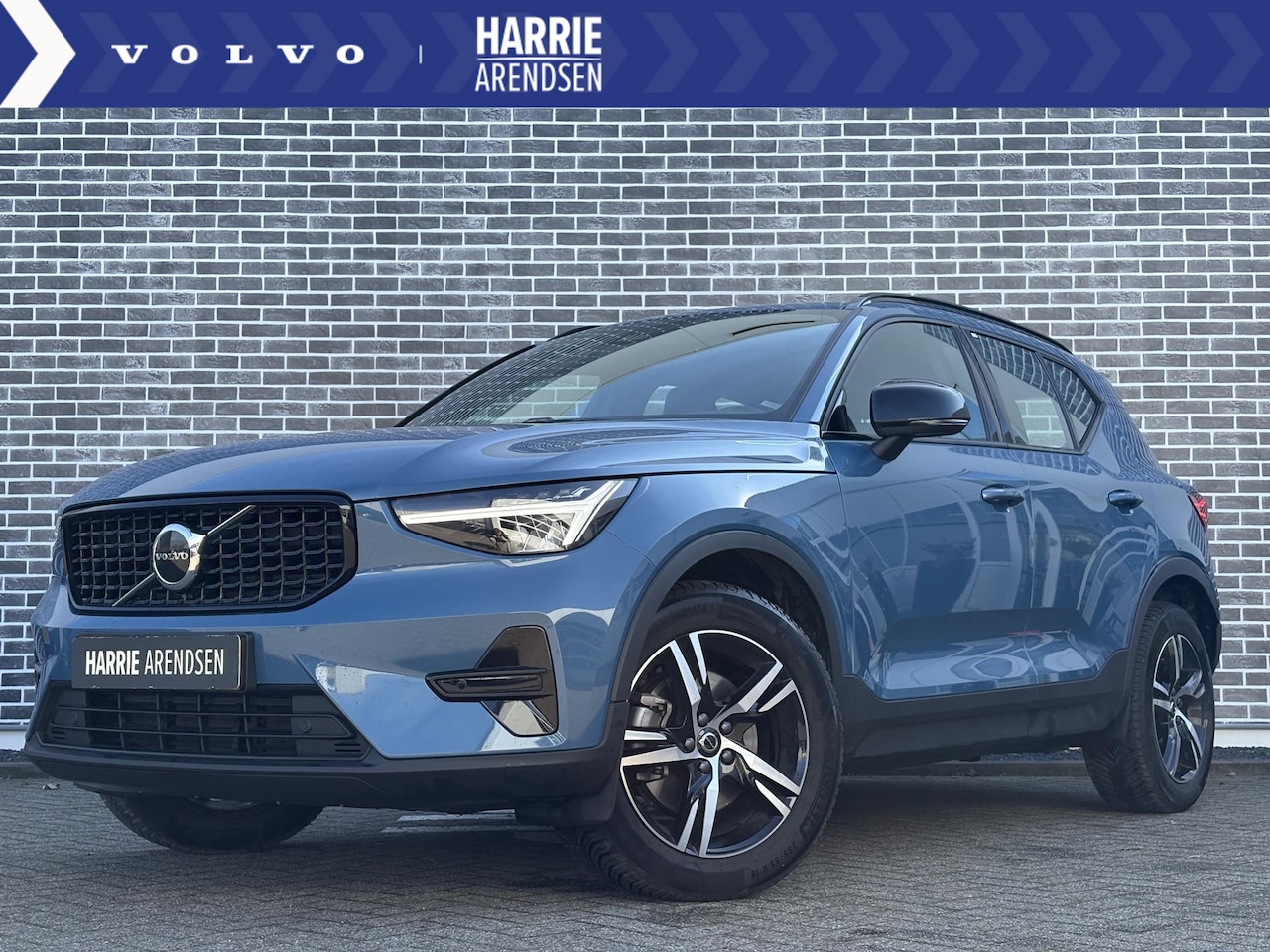 Volvo XC40 - 2.0 B4 Plus Dark Trekhaak | Elektrische stoelen | Achteruitrijcamera - AutoWereld.nl