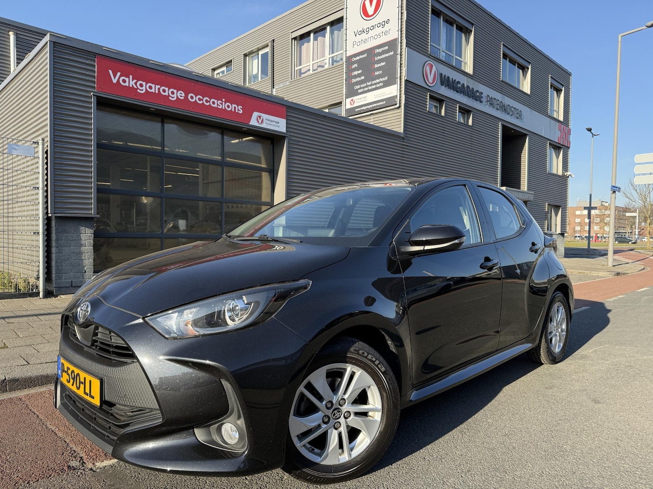 Toyota Yaris - 1.0 VVT-i Active / Carplay / Adaptive Cruise / LMW - AutoWereld.nl