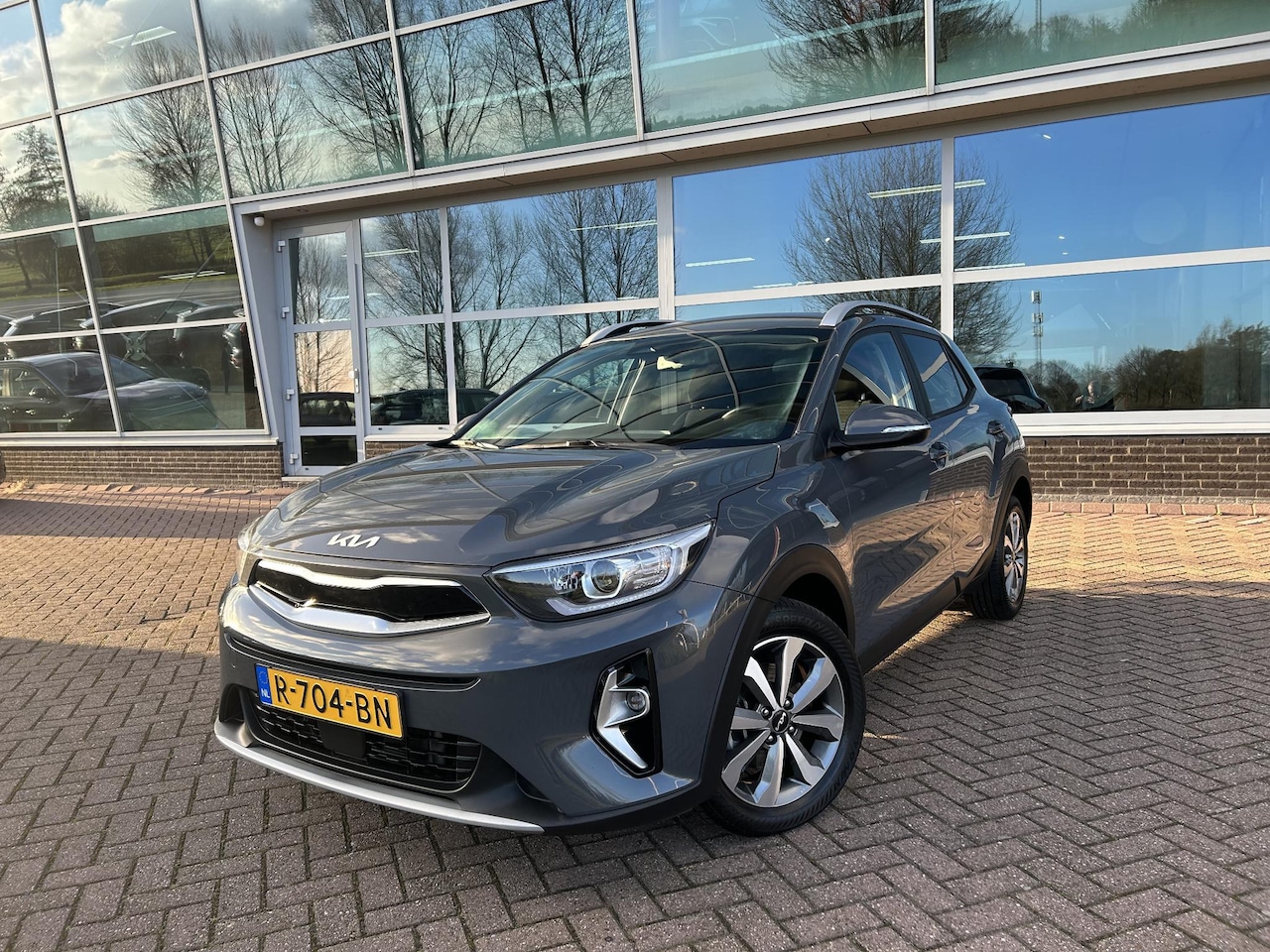 Kia Stonic - 1.0 T-GDi MHEV DynamicPlusLine AUTOMAAT | 120PK - AutoWereld.nl