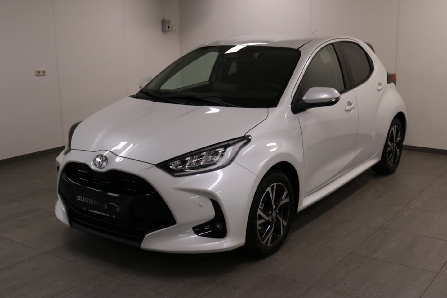 Toyota Yaris - 1.5 Hyb. 115 First Edition + Executive Pack - AutoWereld.nl