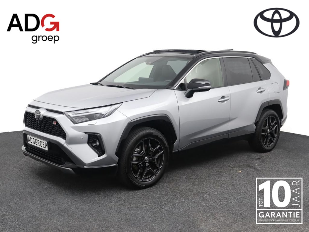 Toyota RAV4 - 2.5 Hybrid AWD GR SPORT | Trekhaak | Schuifkanteldak | JBL Audio | Navigatie | Lederen bek - AutoWereld.nl