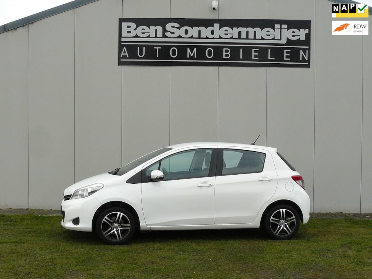 Toyota Yaris - 1.0 VVT-i Aspiration 1.0 VVT-i Aspiration - AutoWereld.nl