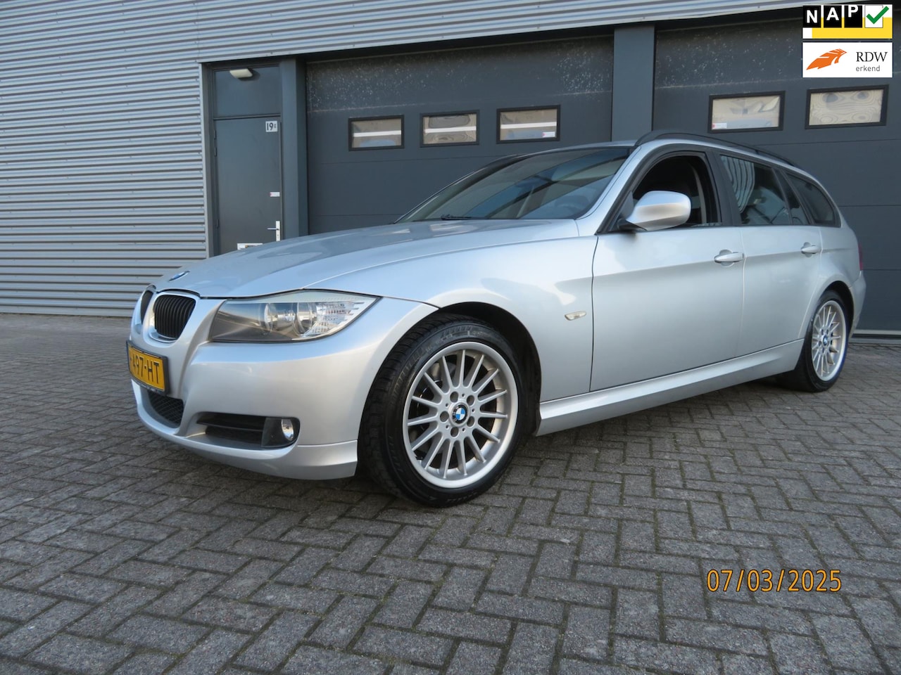 BMW 3-serie Touring - 320i 320i - AutoWereld.nl