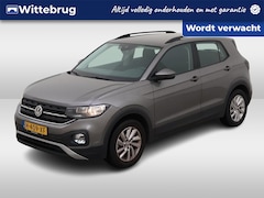 Volkswagen T-Cross - 1.0 TSI Life / Navigatie / Parkeersensoren achter / Lichtmetaal 16 inch / App connect