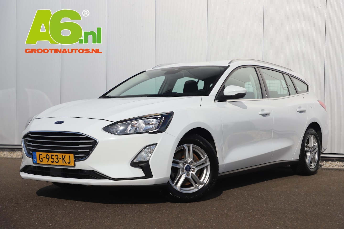 Ford Focus Wagon - 1.0 EcoBoost Trend Edition Business 101PK Trekhaak Navigatie Carplay Android Cruise Rijstr - AutoWereld.nl