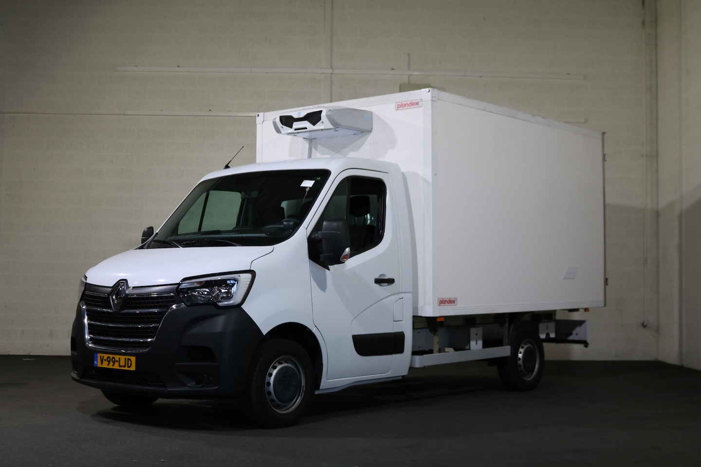 Renault Master - 2.3 dCi Koelwagen Vrieswagen -20 Graden Dag en Nacht - AutoWereld.nl