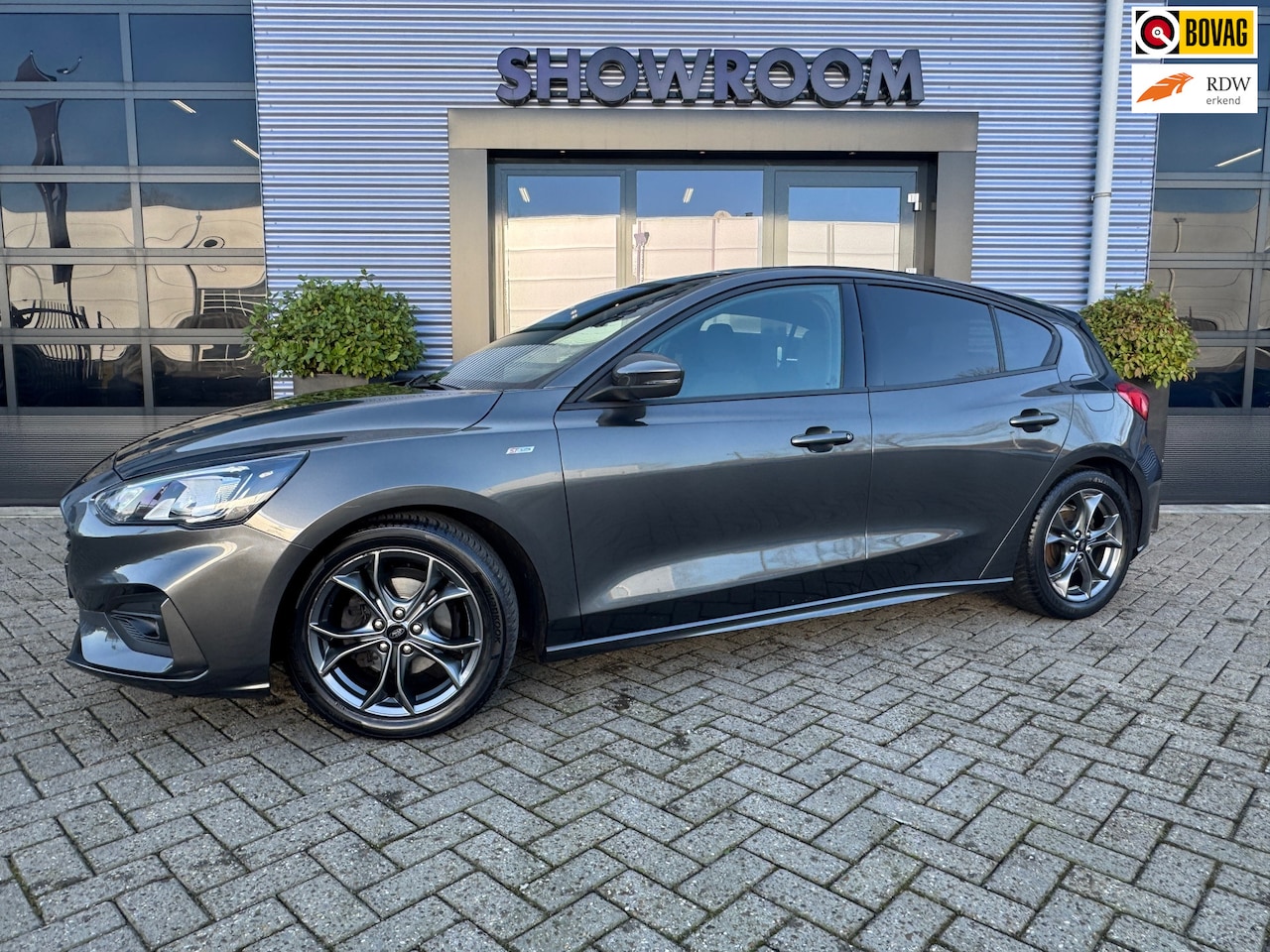 Ford Focus - 1.0 EcoBoost Titanium ST-Line Automaat|Apple carplay|Cruise|Navi - AutoWereld.nl