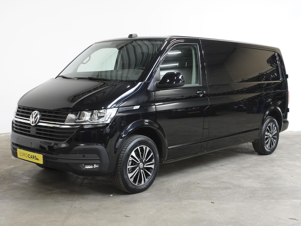 Volkswagen Transporter - 2.0 TDI L2H1 Highline Automaat Airco Navi Parkeersensoren Trekhaak Lichtmetalen velgen - AutoWereld.nl