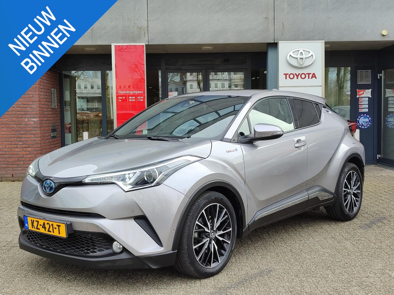 Toyota C-HR - 1.8 Hybrid FIRST EDITION TREKHAAK JBL-AUDIO 18' LM-VELGEN PARK-SENSOREN KEYLESS CAMERA BLU - AutoWereld.nl