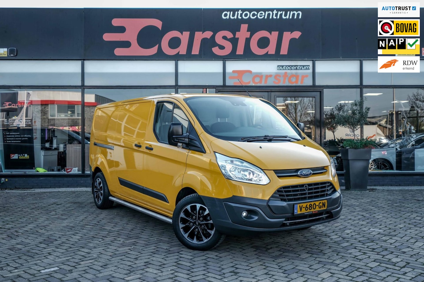 Ford Transit Custom - 310 2.0 TDCI L2H1 Trend|Airco|Cruise|Trekhaak|Camera| - AutoWereld.nl