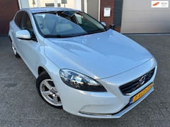 Volvo V40 - 2.0 D4 Summum Business / Leder / Navi / PDC / Memory