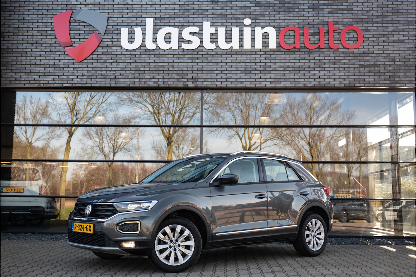 Volkswagen T-Roc - 1.5 TSI Sport 1.5 TSI Sport , Adap. cruise, Trekhaak, Carplay, - AutoWereld.nl