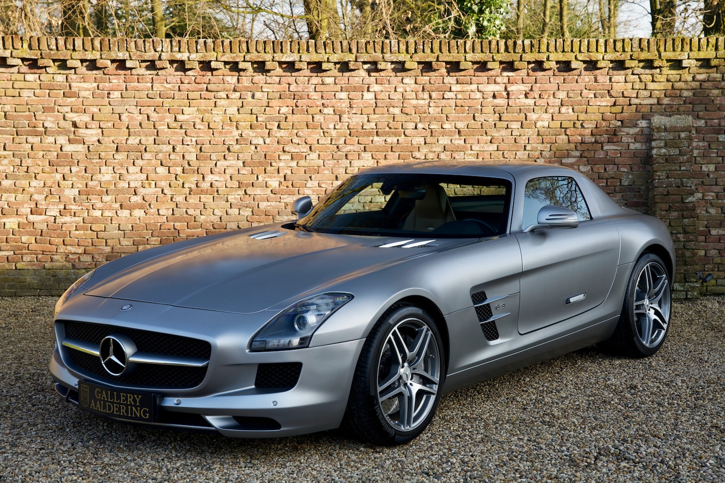 Mercedes-Benz SLS Coupé - AMG "Designo" In mint condition - only 2800 kilometers, Executed in "Designo Magno Allanit - AutoWereld.nl