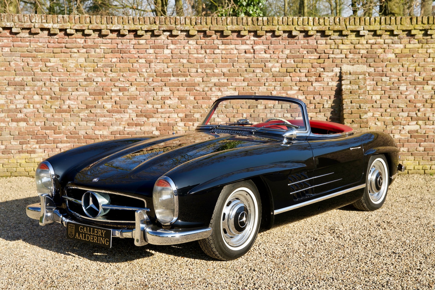 Mercedes-Benz SL-klasse Roadster - 300 A professional restoration executed in Europe, Delivered to the first owner in Algiers - AutoWereld.nl