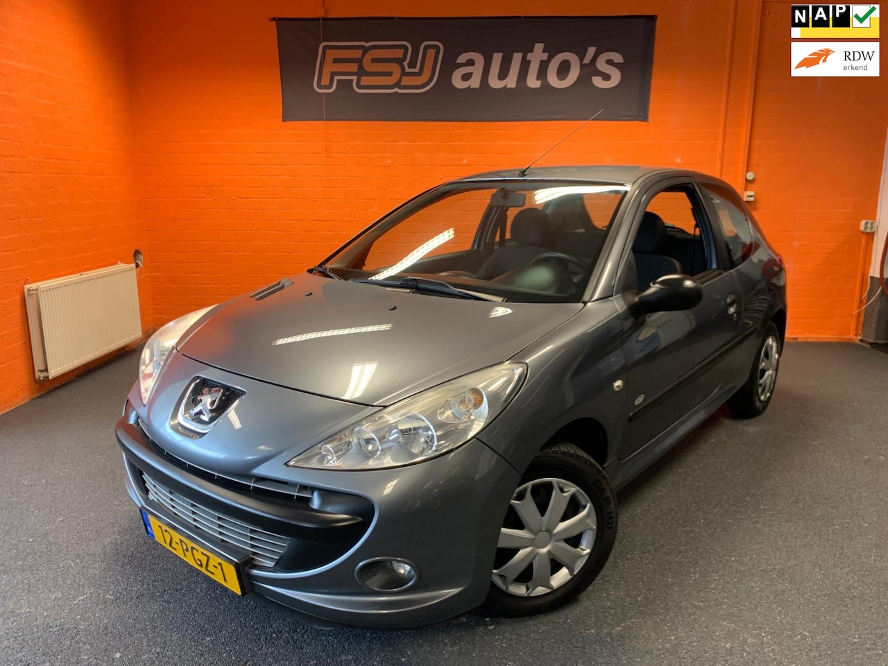 Peugeot 206 - 1.1 XR / 3 DEURS / AIRCO / APK 28-01-2026!! - AutoWereld.nl